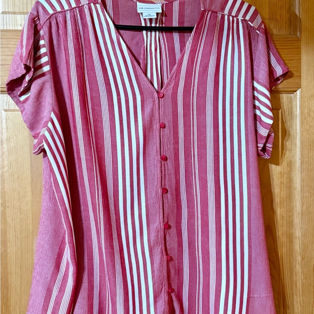 Liz Claiborne Red and White Short Sleeve Button Down Blouse